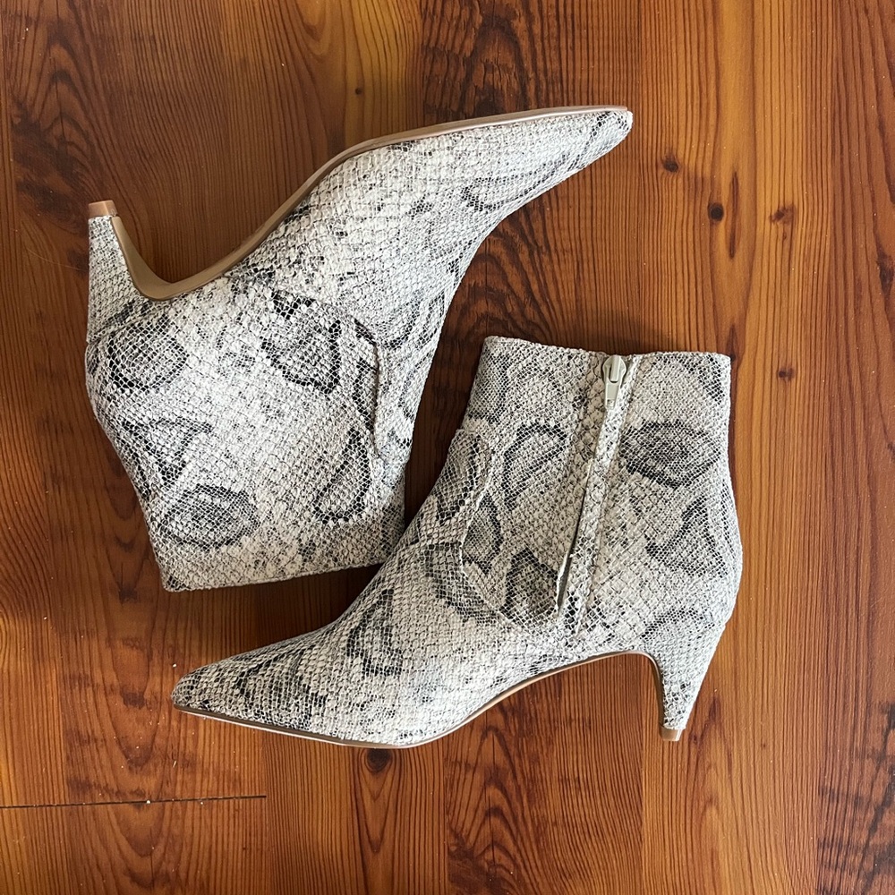 NWOT Express Snake Print Booties, size 7